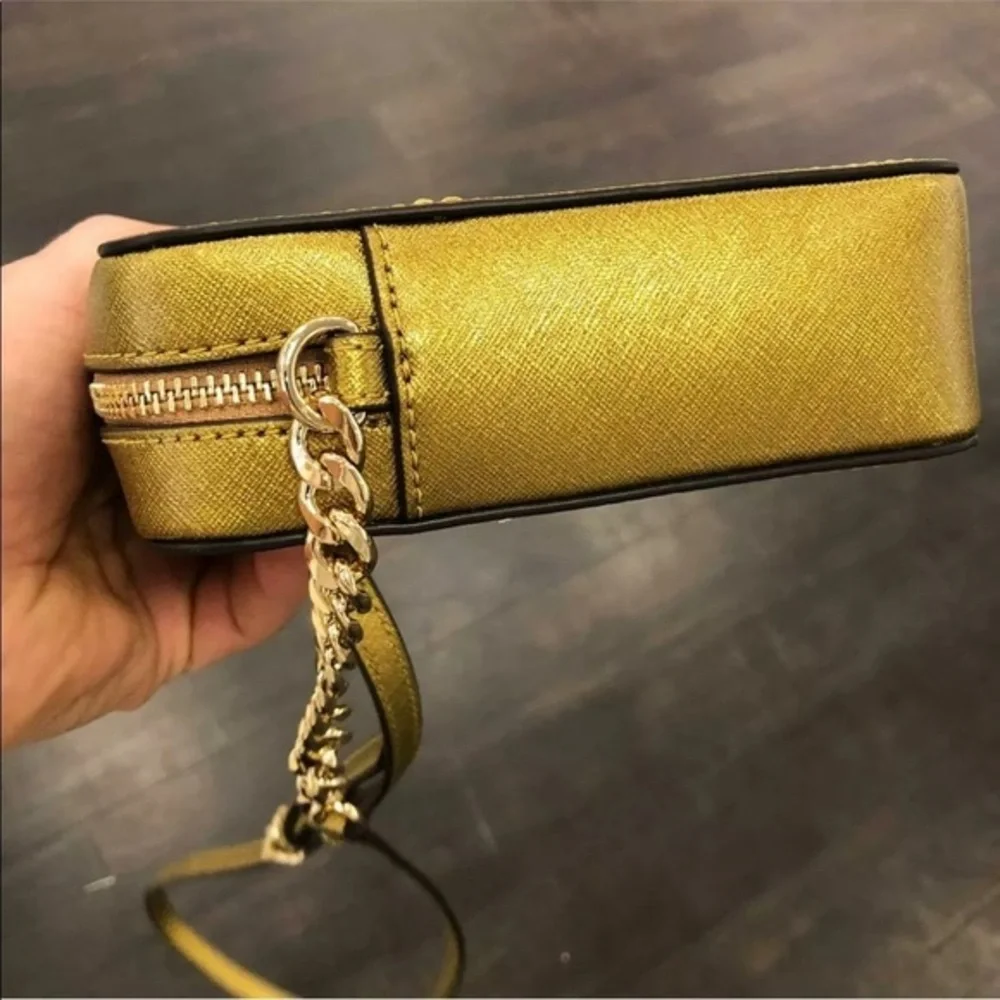Michael kors jet set large EW crossbody old gold